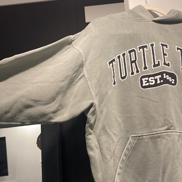 Turtle Top Sweatshirt - Picture 2 of 2